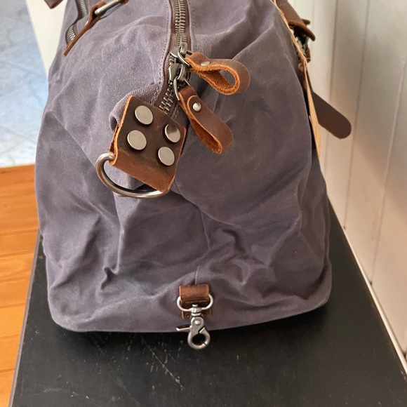 Gray Cavas/Leather Weekend BAG with leather handles&removable/adjustable strap. - Picture 4 of 12